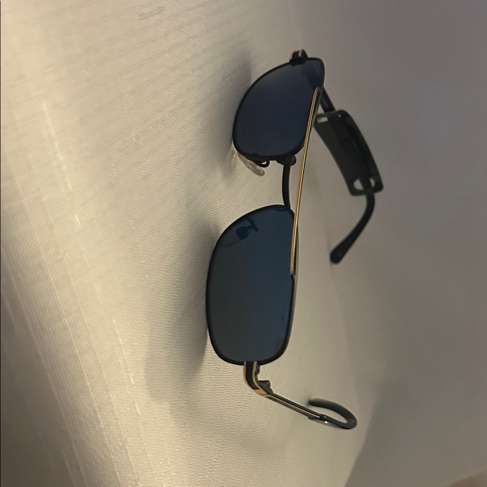 Vintage Notorio N116 Stylish Black and Gold Sunglasses. New w/o tags. 100% UV